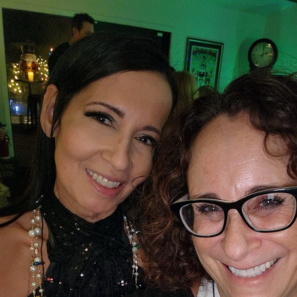 Meet your Posher, Dawn - Picture 2 of 5